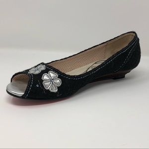 Kenzie Black Eyelet Peep Toe Floral Shoes Size 8.5